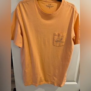 Vineyard vines T-shirt, size m